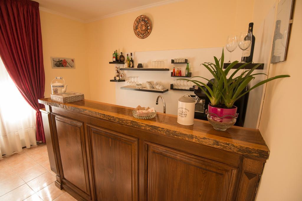 Albergo Della Corte เปสกัสเซโรลี ภายนอก รูปภาพ