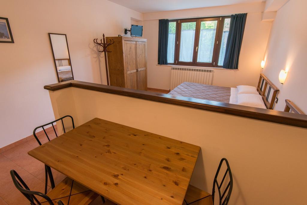 Albergo Della Corte เปสกัสเซโรลี ภายนอก รูปภาพ